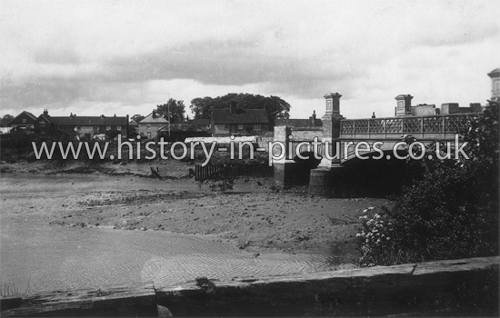The Bridge and River, Battlesbridge, Essex. c.1918